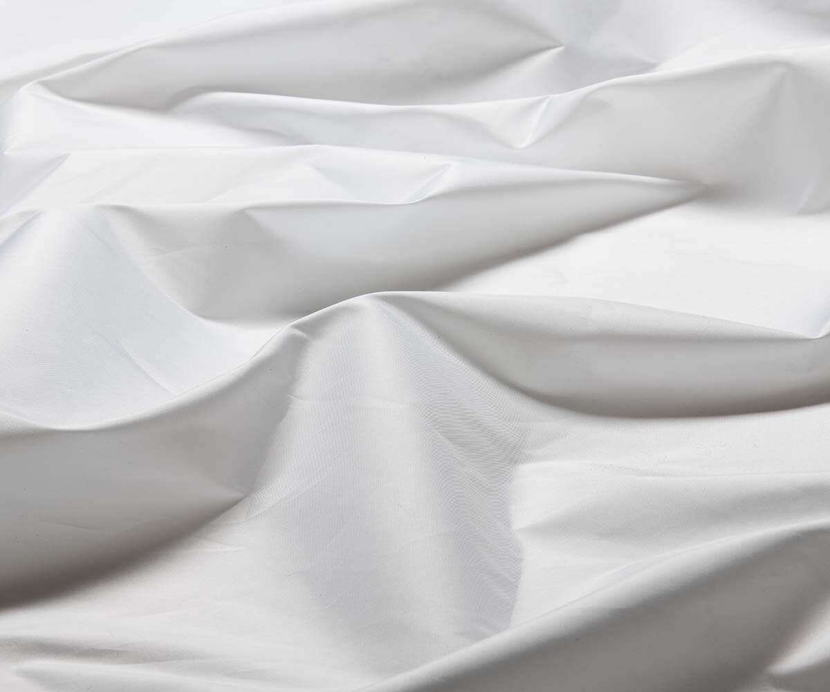 Chiffon: lightweight 100% polyester water-repellent fabric