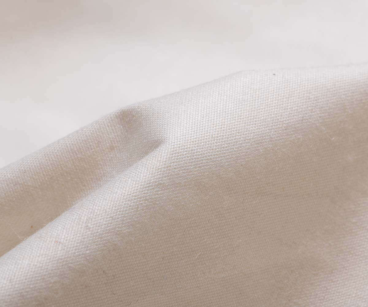 Cologn White: 100% cotton optical white fabric